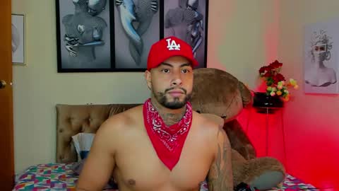 Snapshot of bastian_jones1 chatting on February 2, 2025, 7:20 am bastian_jones1 online show from February 2, 2025, 7:20 am