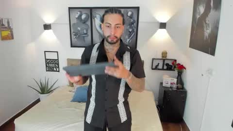 Snapshot of bastian_jones1 chatting on October 19, 2025, 6:47 am bastian_jones1 online show from October 19, 2025, 6:47 am