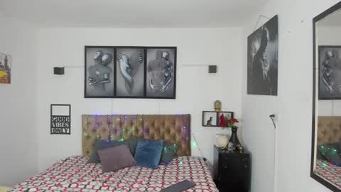 Snapshot of bastian_jones1 chatting on December 3, 2025, 7:01 pm bastian_jones1 online show from December 3, 2025, 7:01 pm