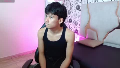 Snapshot of bastian_tay chatting on June 17, 2026, 5:21 am Bastian3 online show from June 17, 2026, 5:21 am