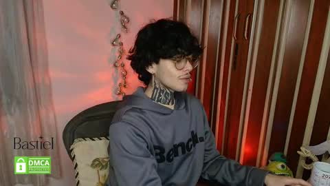 Snapshot of bastiel_ chatting on October 8, 2025, 3:15 am Bastiel online show from October 8, 2025, 3:15 am