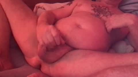 batebro122331 online show from November 6, 2025, 4:19 pm