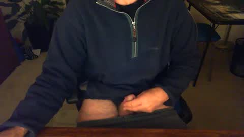 Snapshot of batebro13 chatting on December 9, 2024, 1:45 pm BateBro13 online show from December 9, 2024, 1:45 pm
