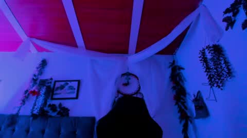Snapshot of bathory_vamps chatting on July 8, 2026, 10:25 pm online show from July 8, 2026, 10:25 pm