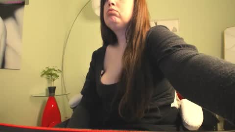 Snapshot of battymoll chatting on March 26, 2026, 3:39 pm battymoll online show from March 26, 2026, 3:39 pm