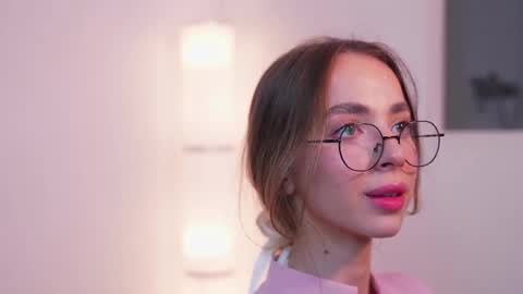  JETT  DENI  online show from October 25, 2025, 4:57 pm