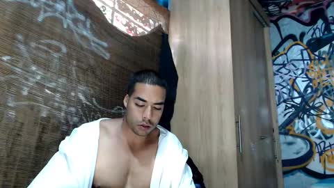 Snapshot of bbc_monster1 chatting on December 3, 2025, 9:13 pm Justin online show from December 3, 2025, 9:13 pm