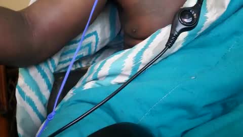 rocker n queen online show from March 9, 2025, 5:39 pm