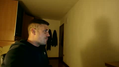 Snapshot of bbnamelezz chatting on October 27, 2025, 9:19 pm BB Namelezz online show from October 27, 2025, 9:19 pm