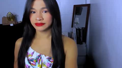 Snapshot of bbygrlamerah chatting on February 5, 2025, 10:08 am SEXY TRIO online show from February 5, 2025, 10:08 am