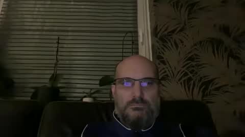 Snapshot of bcbg68 chatting on December 14, 2025, 7:03 am bcbg68 online show from December 14, 2025, 7:03 am