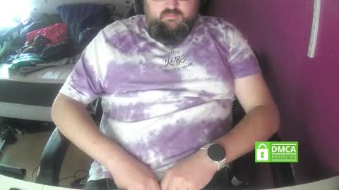 bear90130 online show from October 16, 2025, 10:38 am