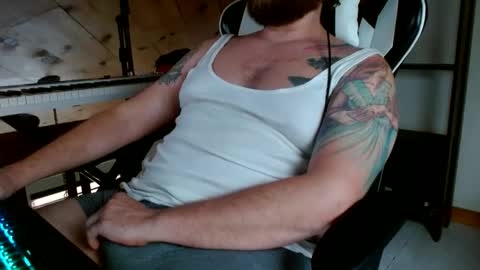 Snapshot of beardbellyandtattoos chatting on October 2, 2025, 10:17 pm Beard Belly and Tattoos online show from October 2, 2025, 10:17 pm