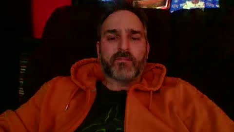 Snapshot of beardedambition chatting on January 18, 2026, 4:27 am beardedambition online show from January 18, 2026, 4:27 am