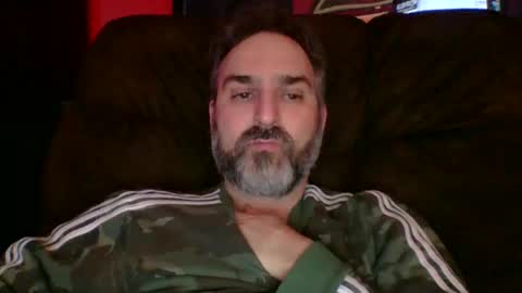 Snapshot of beardedambition chatting on February 12, 2026, 1:33 am beardedambition online show from February 12, 2026, 1:33 am