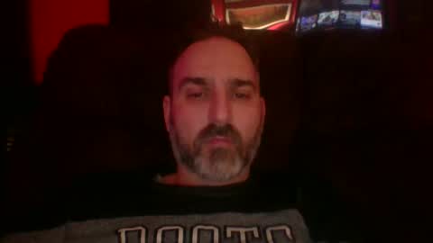 Snapshot of beardedambition chatting on February 26, 2026, 2:21 am beardedambition online show from February 26, 2026, 2:21 am