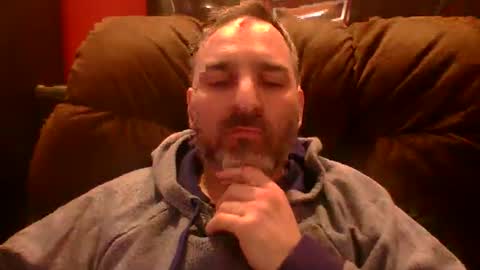 Snapshot of beardedambition chatting on February 27, 2026, 8:31 pm beardedambition online show from February 27, 2026, 8:31 pm