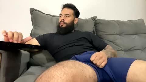 Snapshot of beardmax chatting on October 21, 2025, 7:42 am Min online show from October 21, 2025, 7:42 am