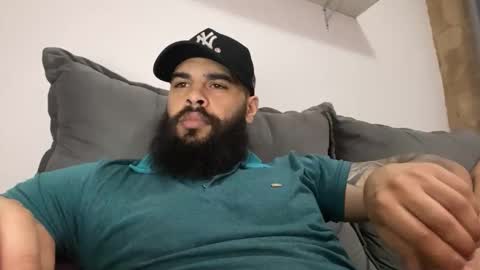 Snapshot of beardmax chatting on December 3, 2025, 5:15 am Min online show from December 3, 2025, 5:15 am