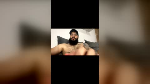 Snapshot of beardmax chatting on December 16, 2025, 5:45 am Min online show from December 16, 2025, 5:45 am