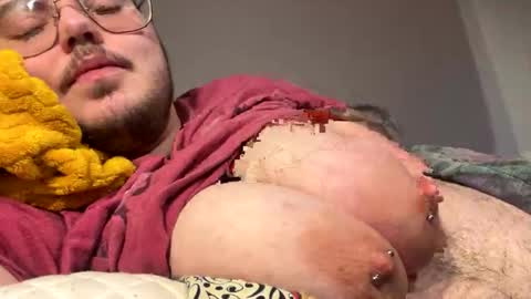 bearmoon820430 online show from December 5, 2025, 3:59 am