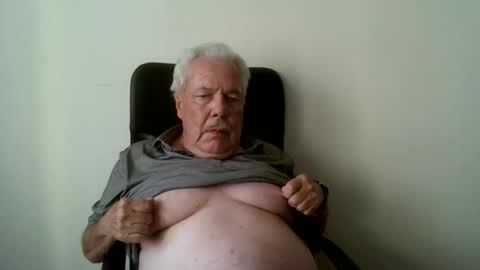 Snapshot of beatli chatting on October 18, 2025, 2:51 pm Beat online show from October 18, 2025, 2:51 pm