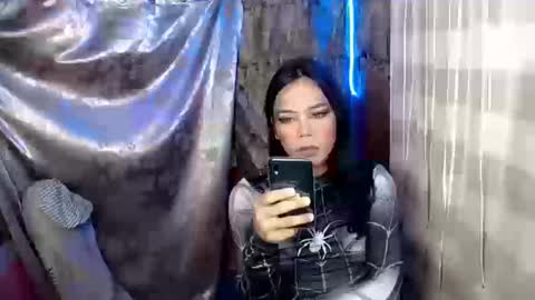Snapshot of beatrice_luna chatting on December 18, 2025, 4:29 am beatrice_luna online show from December 18, 2025, 4:29 am