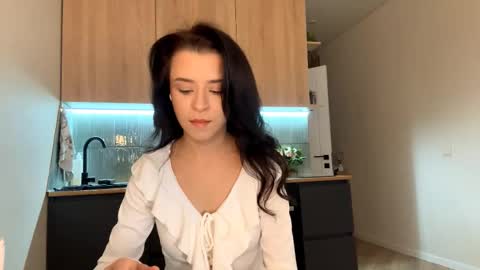 Katie online show from October 25, 2025, 7:05 am