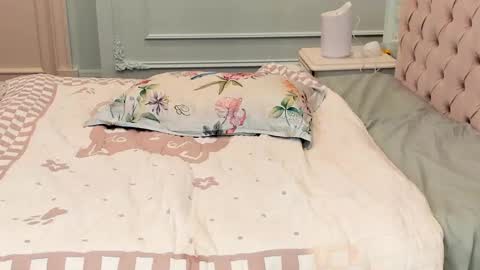 Snapshot of beaute_fatale chatting on February 16, 2026, 1:07 pm Chloe - Follow me on Fansly online show from February 16, 2026, 1:07 pm