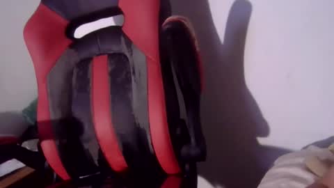 beautifukk online show from January 8, 2025, 2:03 am