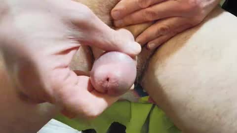 Snapshot of beautifulpurplemushroomhead chatting on November 2, 2025, 3:31 am I have one online show from November 2, 2025, 3:31 am