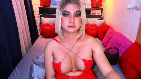 Snapshot of beautifulstrangerts chatting on December 11, 2024, 3:37 pm Queen Alexa online show from December 11, 2024, 3:37 pm