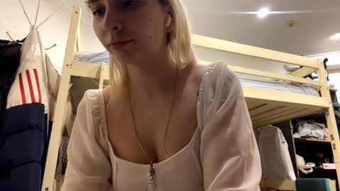 Snapshot of beautifultips chatting on February 26, 2026, 3:22 pm Mia online show from February 26, 2026, 3:22 pm