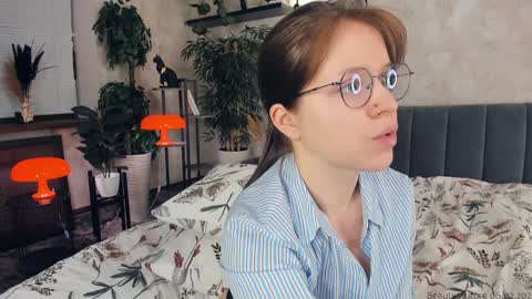 Snapshot of beauty_future chatting on February 6, 2025, 4:25 pm Nicole online show from February 6, 2025, 4:25 pm