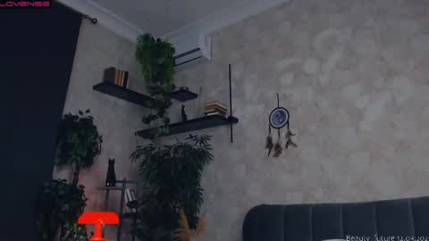 Snapshot of beauty_future chatting on March 12, 2025, 1:40 pm Nicole online show from March 12, 2025, 1:40 pm