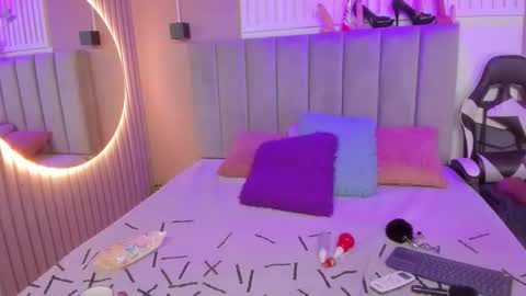 Snapshot of beauty_milf4 chatting on March 11, 2026, 3:56 am Chantall online show from March 11, 2026, 3:56 am