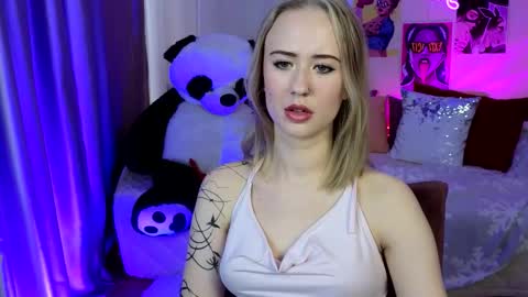 Snapshot of beauty_sashaxx chatting on October 18, 2025, 2:07 pm beauty Sasha online show from October 18, 2025, 2:07 pm