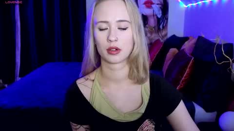 Snapshot of beauty_sashaxx chatting on October 19, 2025, 6:08 pm beauty Sasha online show from October 19, 2025, 6:08 pm