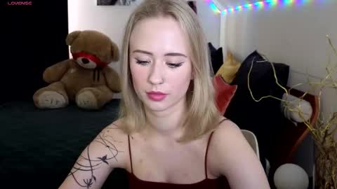 Snapshot of beauty_sashaxx chatting on October 20, 2025, 1:55 pm beauty Sasha online show from October 20, 2025, 1:55 pm