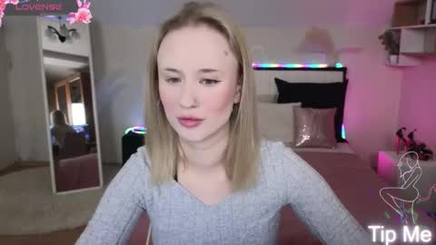 Snapshot of beauty_sashaxx chatting on November 17, 2025, 2:01 pm beauty Sasha online show from November 17, 2025, 2:01 pm