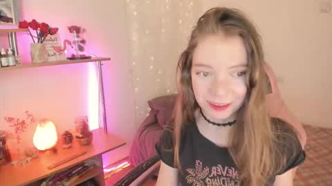 Snapshot of beautyeliise chatting on February 10, 2026, 8:18 am Eliise online show from February 10, 2026, 8:18 am