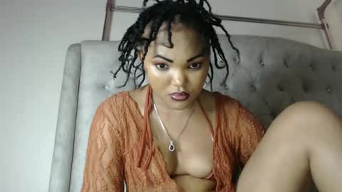 Snapshot of beautystar12 chatting on January 17, 2025, 11:59 am beautystar12 online show from January 17, 2025, 11:59 am