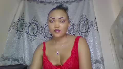 Snapshot of beautystar12 chatting on February 28, 2025, 9:25 am beautystar12 online show from February 28, 2025, 9:25 am