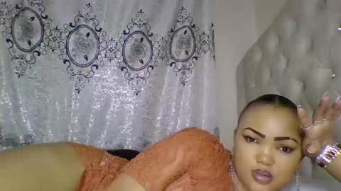 Snapshot of beautystar12 chatting on March 10, 2025, 11:38 pm beautystar12 online show from March 10, 2025, 11:38 pm