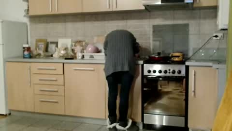 Snapshot of bebacksooon chatting on January 5, 2026, 5:27 pm Raluca online show from January 5, 2026, 5:27 pm