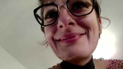 Snapshot of bebacksooon chatting on February 2, 2026, 7:56 pm Raluca online show from February 2, 2026, 7:56 pm