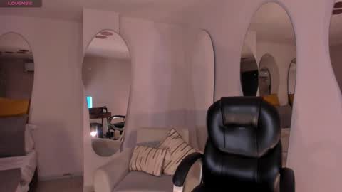 Am Becca online show from September 20, 2025, 7:37 pm