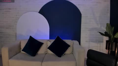 Am Becca online show from November 30, 2025, 6:01 pm