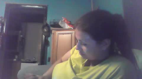 Snapshot of beccabee37 chatting on January 10, 2026, 9:11 am beccabee37 online show from January 10, 2026, 9:11 am