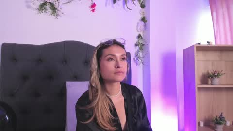 Snapshot of beccamilanni chatting on January 14, 2025, 7:11 pm beccamilanni online show from January 14, 2025, 7:11 pm